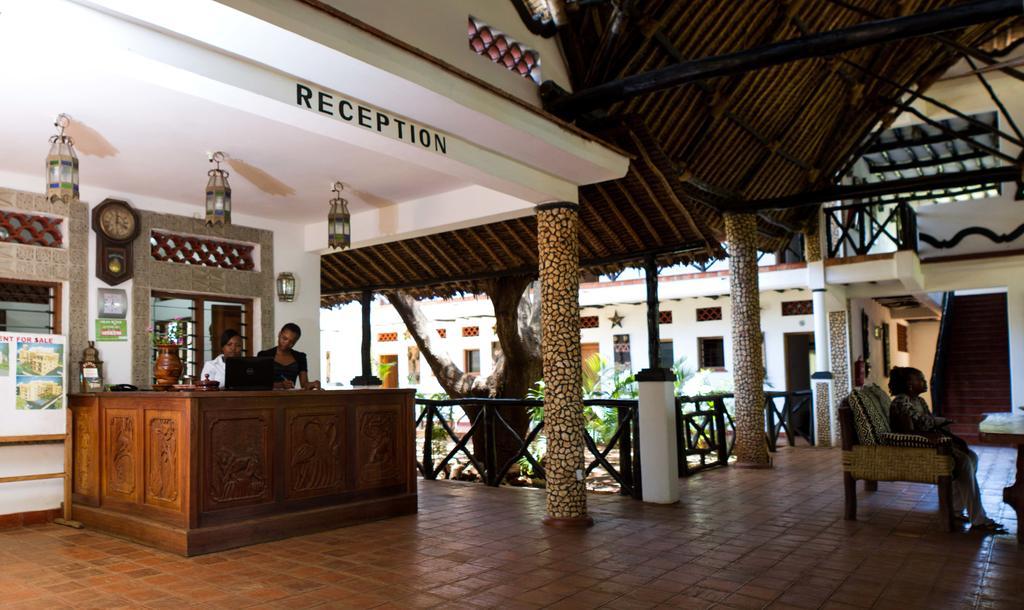 Mangro Hotel Diani Beach Bagian luar foto