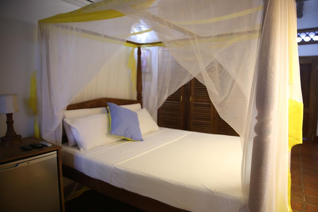 Mangro Hotel Diani Beach Bagian luar foto