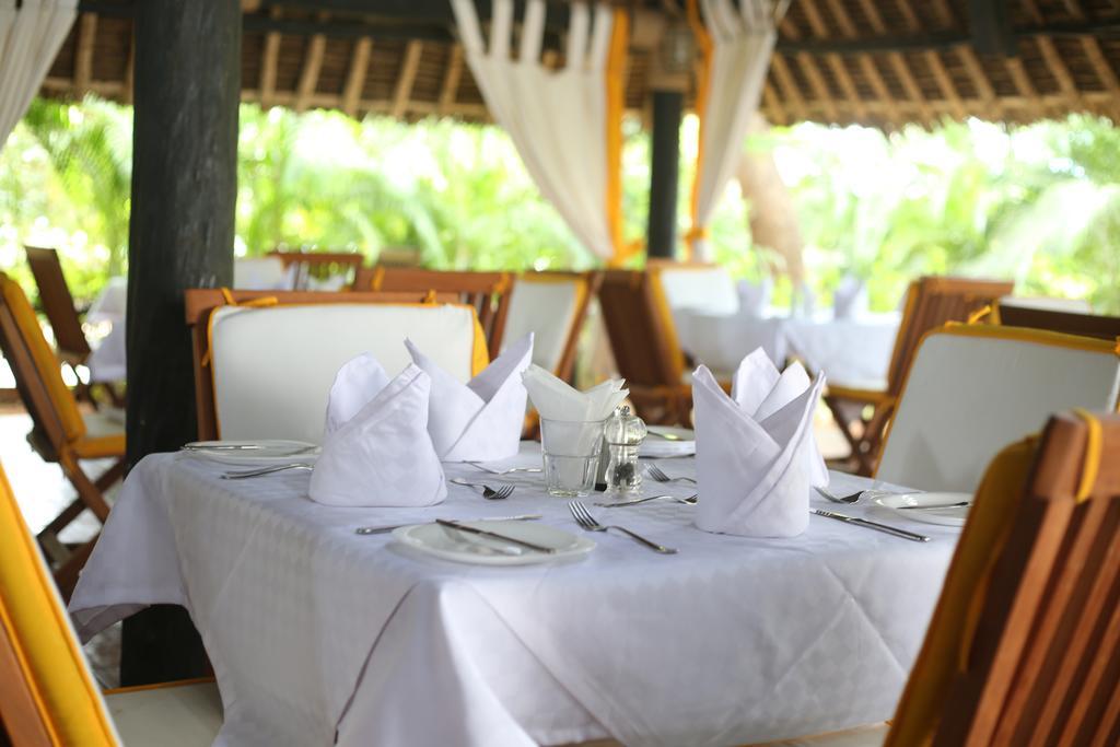 Mangro Hotel Diani Beach Bagian luar foto